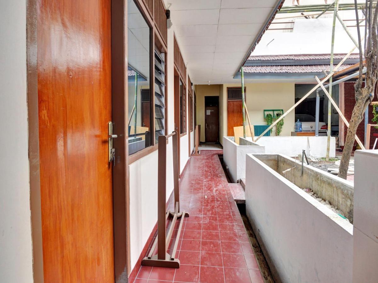 Oyo Life 90539 Taman Borobudur Guest House Syariah Blimbing  Εξωτερικό φωτογραφία