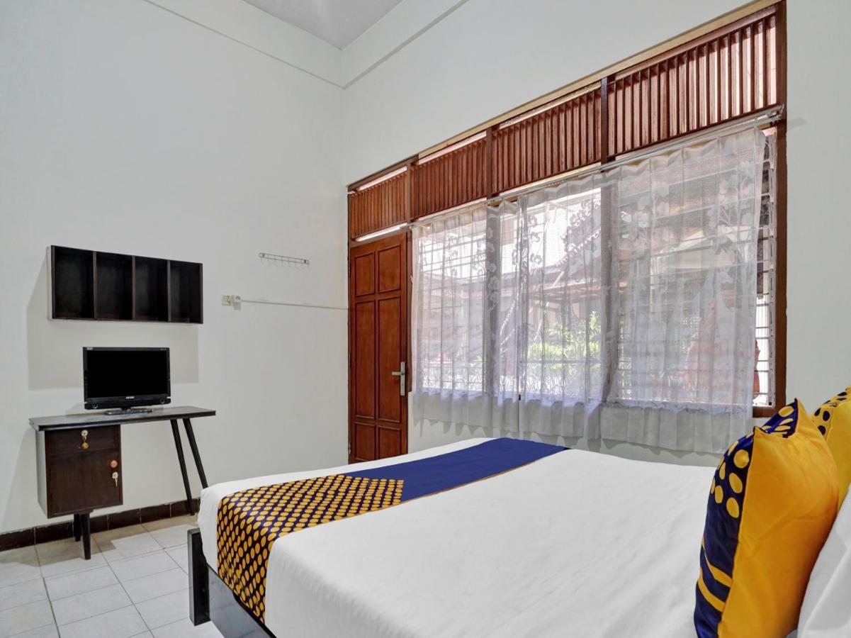 Oyo Life 90539 Taman Borobudur Guest House Syariah Blimbing  Εξωτερικό φωτογραφία