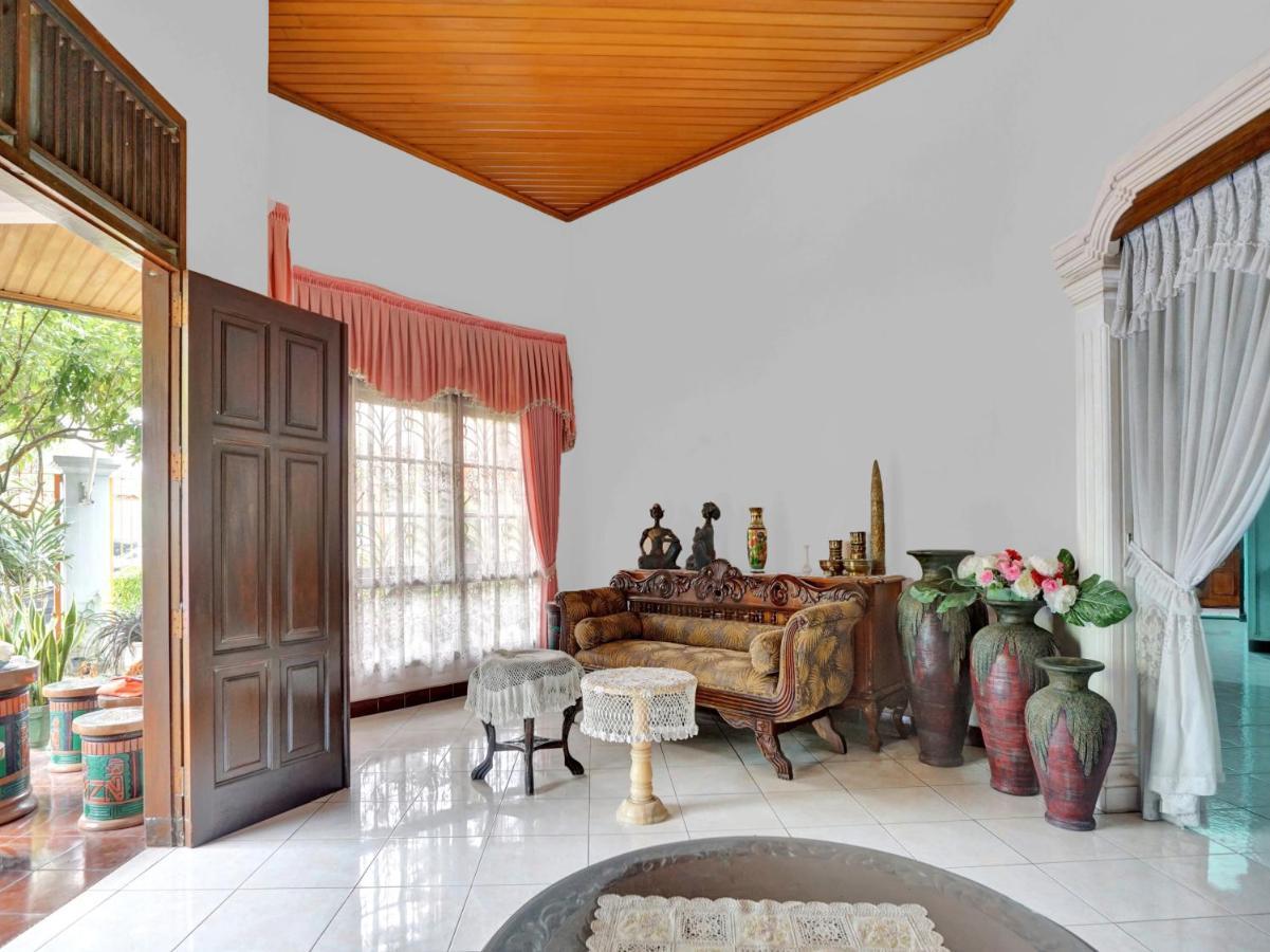 Oyo Life 90539 Taman Borobudur Guest House Syariah Blimbing  Εξωτερικό φωτογραφία