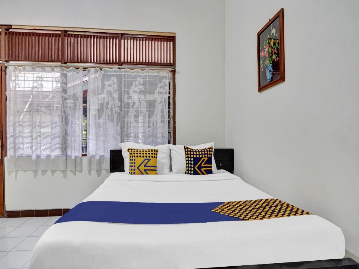 Oyo Life 90539 Taman Borobudur Guest House Syariah Blimbing  Εξωτερικό φωτογραφία
