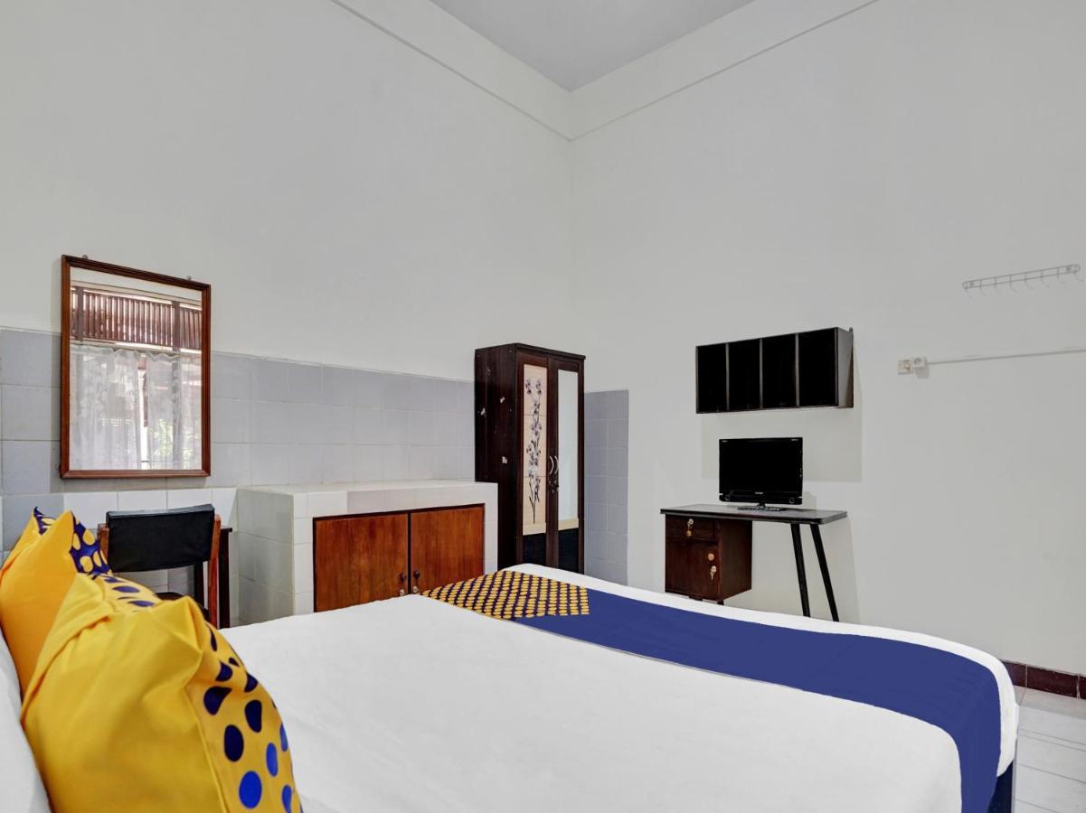 Oyo Life 90539 Taman Borobudur Guest House Syariah Blimbing  Εξωτερικό φωτογραφία